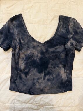 Lululemon workout top